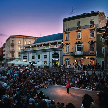 Stunning Stacaravan In With Wifi 2*