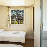 Stunning Stacaravan In With Wifi Campingplatz Pula