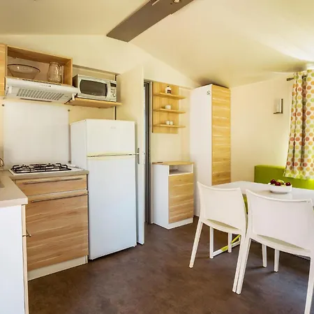 Stunning Stacaravan In With Wifi Pula