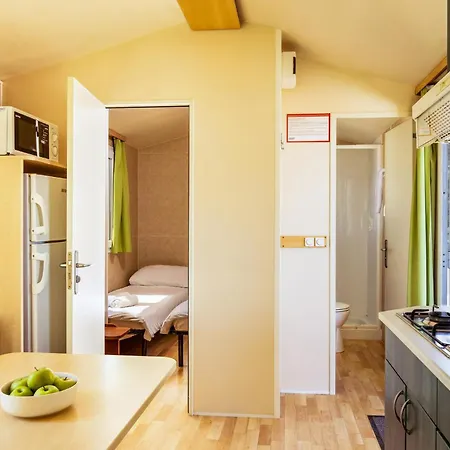 Gorgeous Stacaravan In With House Sea View プーラ