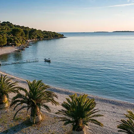 Stunning Stacaravan In With Wifi Camping Pula