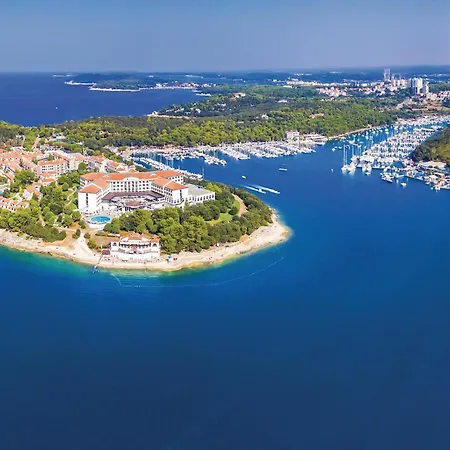 Nice Stacaravan In Pula With House Sea View 2* Пула