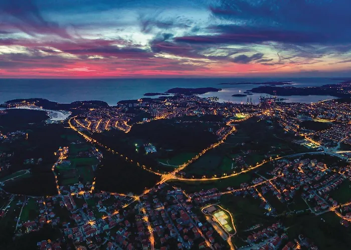 Stunning Stacaravan In With Wifi Campeggio Pola